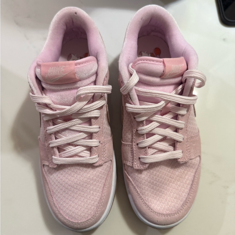 Nike Teddy Pink Low-Top Sneakers with Textured Upper